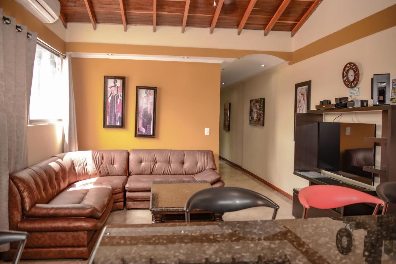 Calle 8 Suites Μεντεγίν Εξωτερικό φωτογραφία