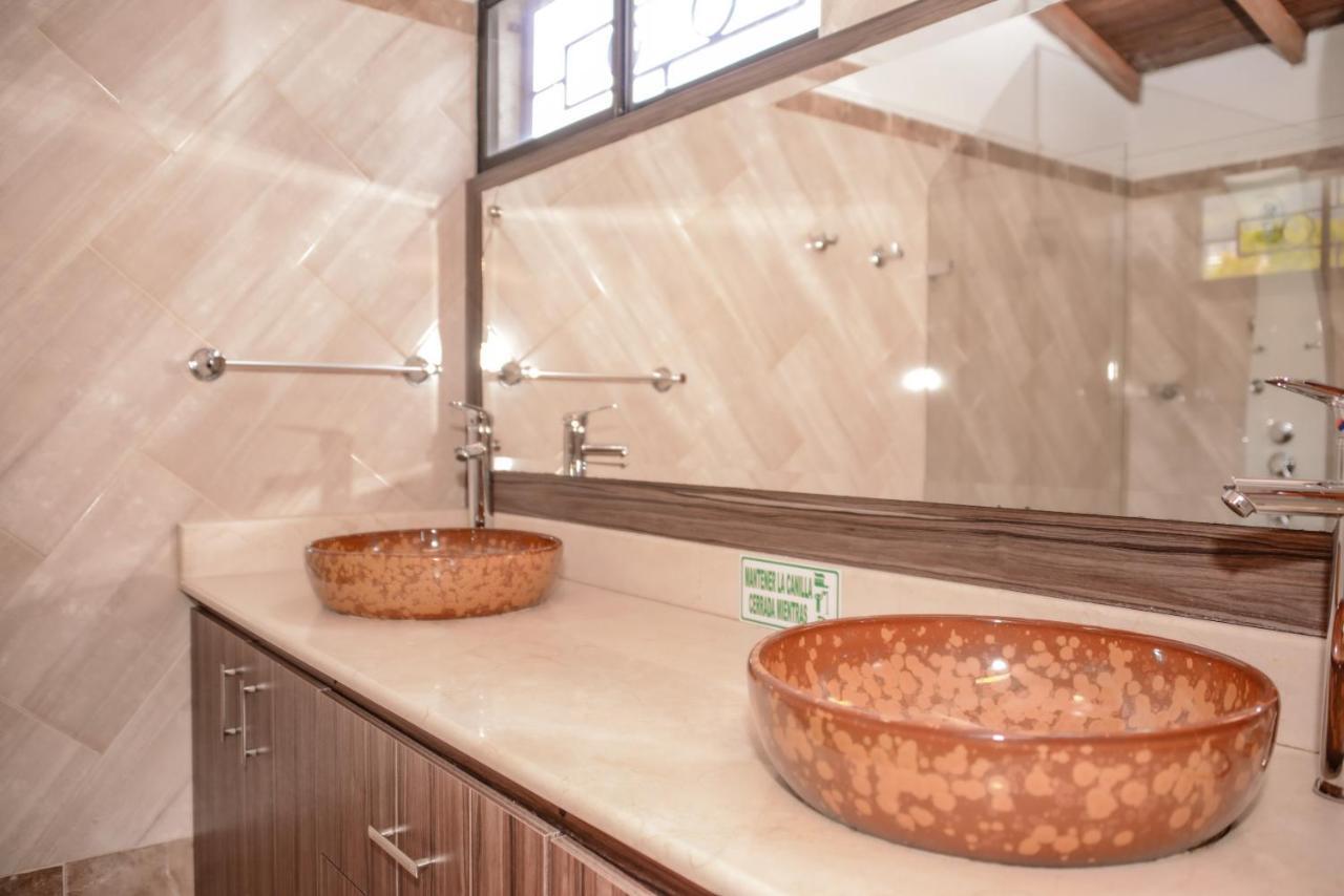 Calle 8 Suites Μεντεγίν Εξωτερικό φωτογραφία